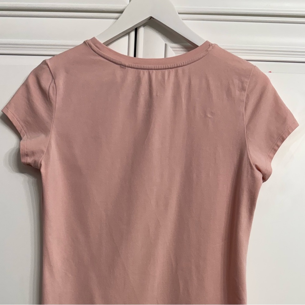 Smart Guess Women’s Sz Medium Pink Short Sleeve T-Shirt with Logo in Faux Pearls - Picture 7 of 12